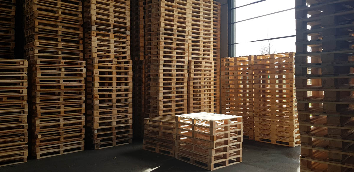 Buitenterrein bij Pallethandel Ott